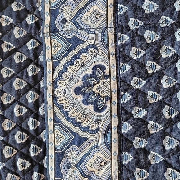 Vera BRADLEY cute blue drawstring bag backpack. Two front pockets. - Picture 2 of 8